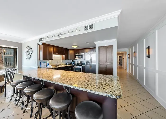 Apartment Island Winds West 280 By Youngs Suncoast
