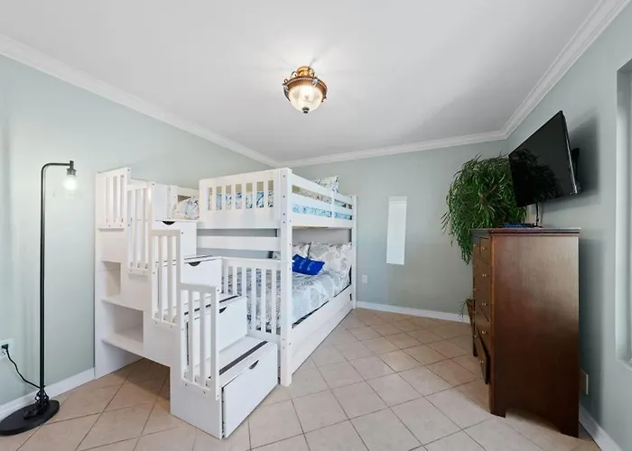 Apartment Island Winds West 280 By Youngs Suncoast *